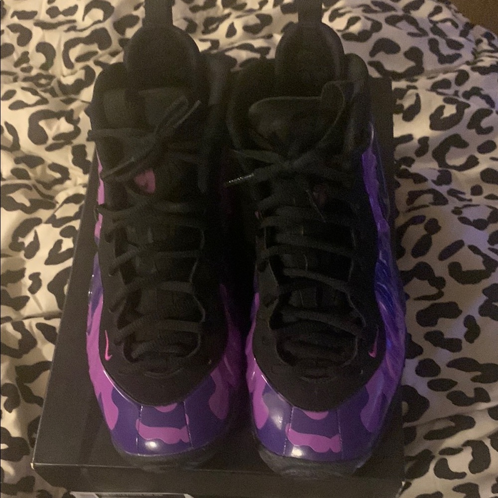 Nike Women's Sneakers - Black and Purple